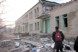 Durch die Kämpfe beschädigtes Haus in der Ostukraine.