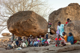 Many families from the surrounding villages have been living in shelter in mountain caves (Tabanja region) for months.