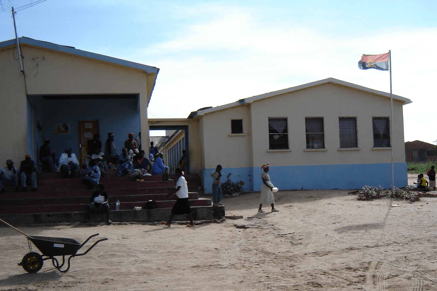 Cap Anamur hat in Angola von 2003 - 2007 zwei Krankenhäuser und 13 Gesundheitsposten aufgebaut und betrieben