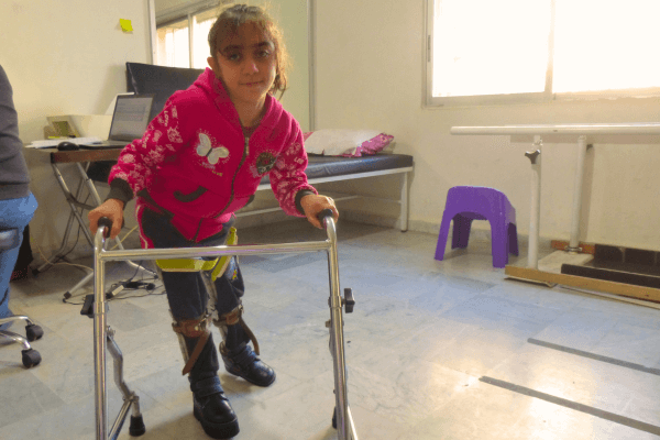 Cap Anamur bietet syrischen Geflüchteten im Libanon kostenlosen Zugang zu medizinischer Versorgung. Im Fokus stehen dabei auch Kinder mit körperlicher und geistiger Behinderung.