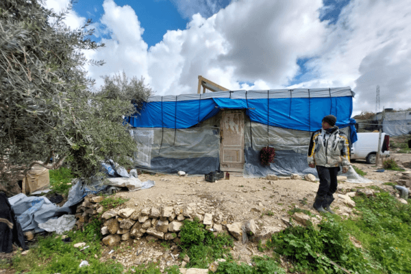Im Libanon leben die syrischen Geflüchteten in Wohnstätten verteilt im ganzen Land